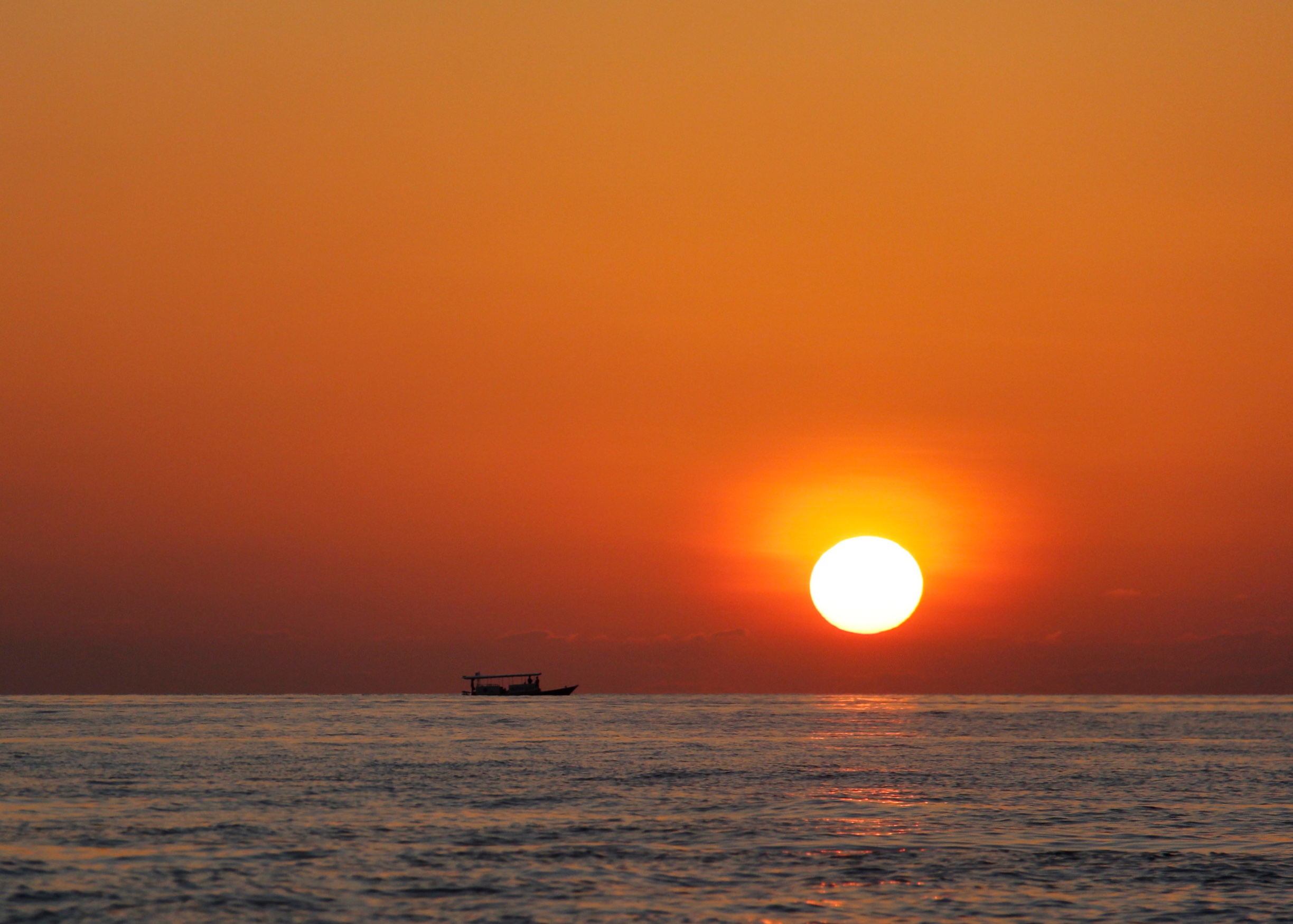 An-exquisite-oceanfront-sunset